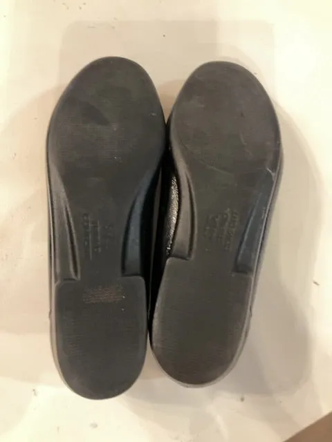 {{ClientCode}} BLACK SAS LOAFERS, 9