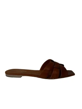 Saint Laurent Tan Tribute Flat Sandals. Size: 39