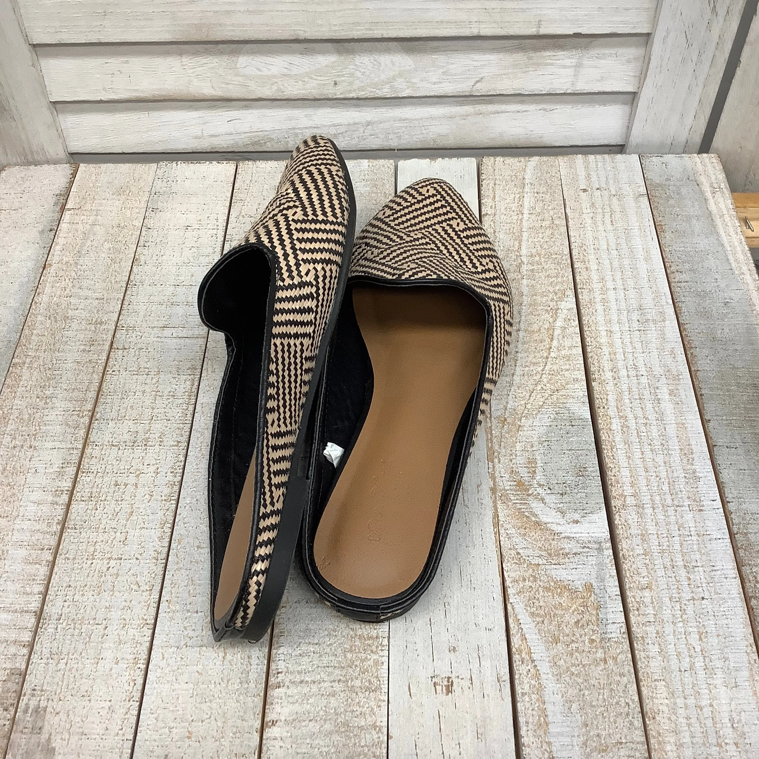 Shoes Flats Mule & Slide By Universal Thread  Size: 8