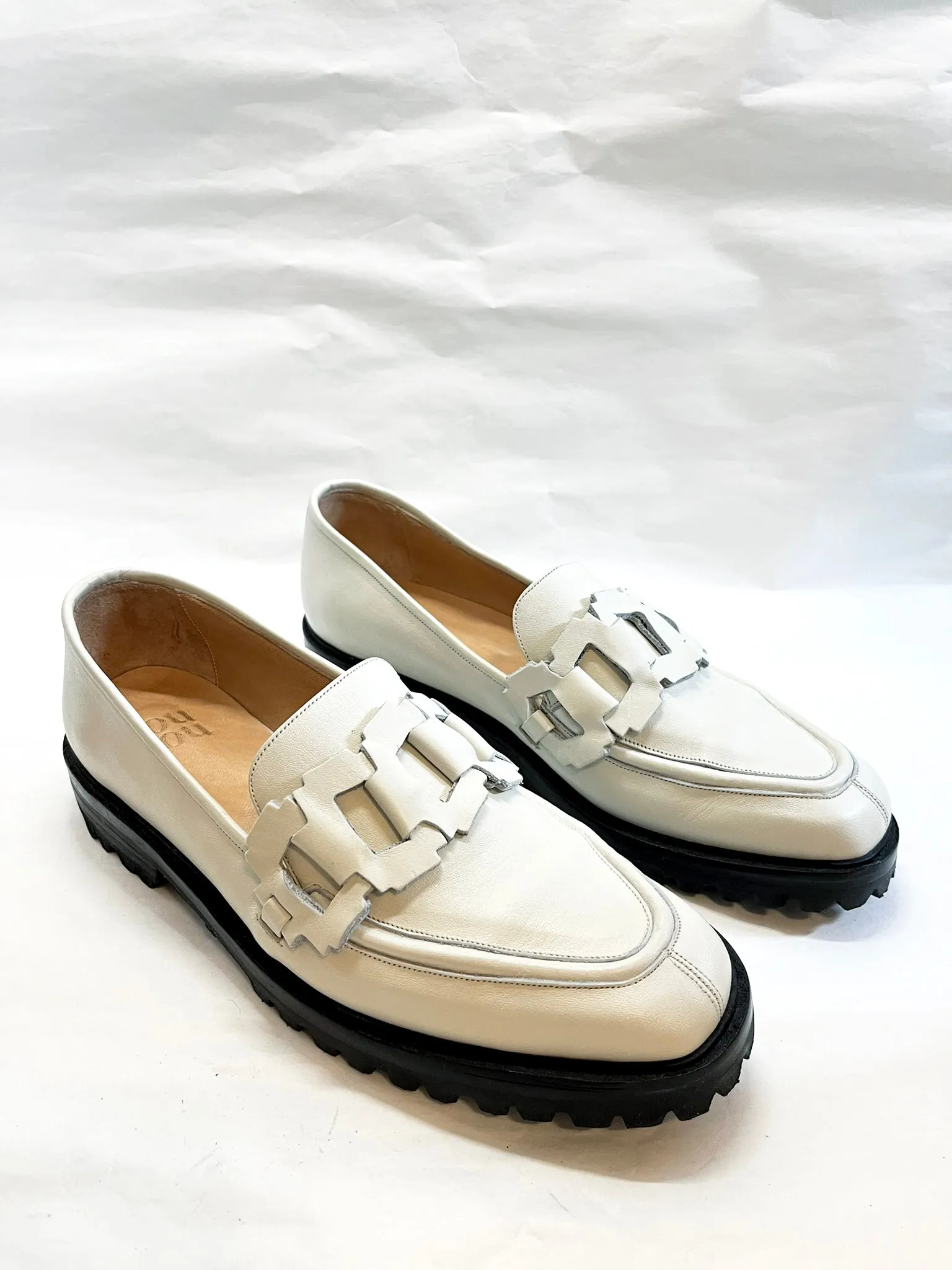 Trini Loafer in Marfil Size 40