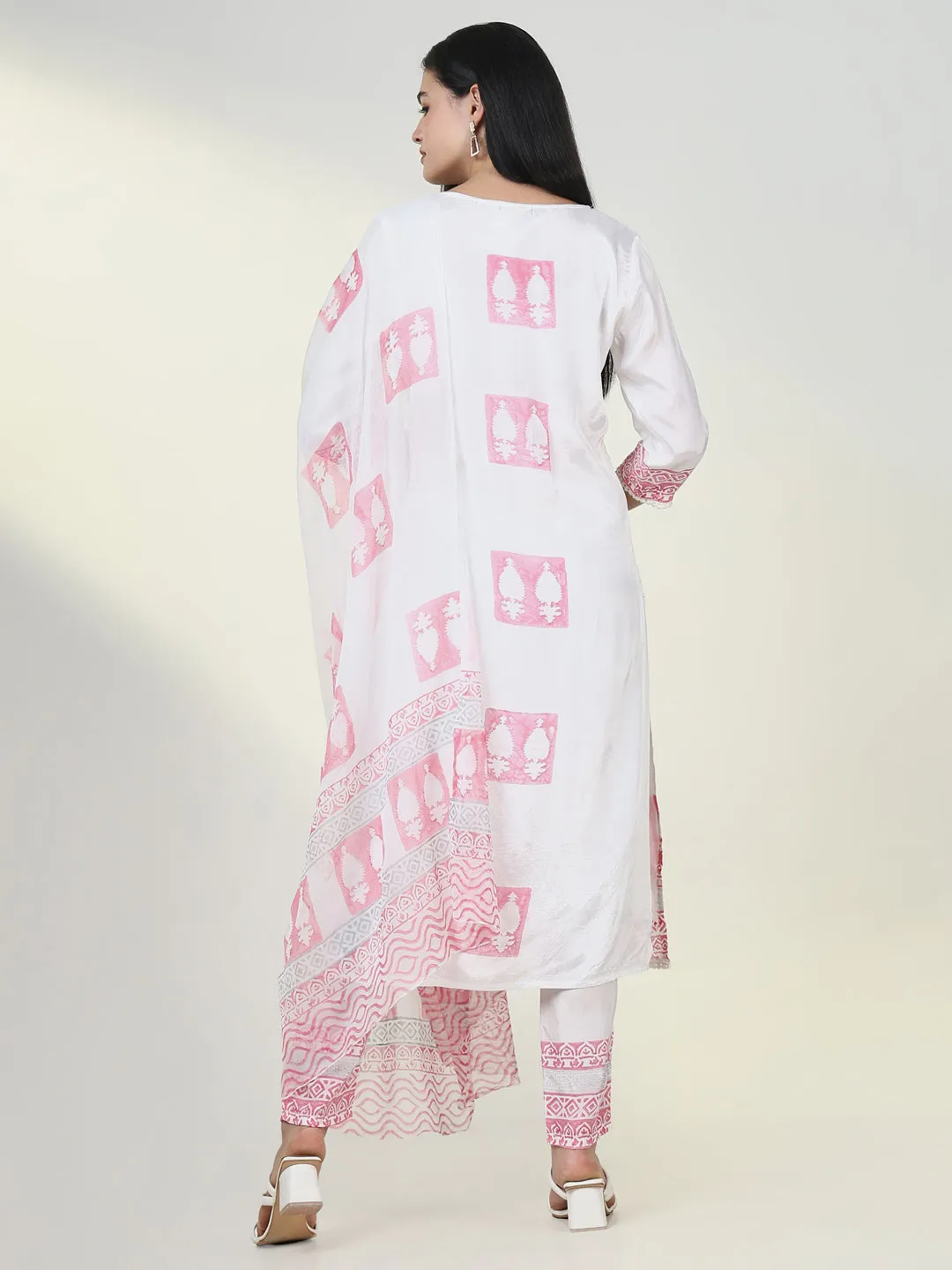 Women Graphic White Kurta Set with Dupatta