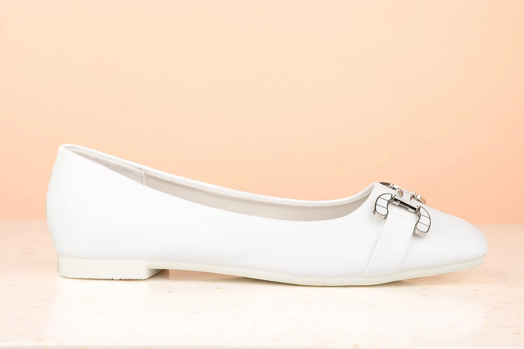 Women White Solid Ballerinas with Buckle Detail