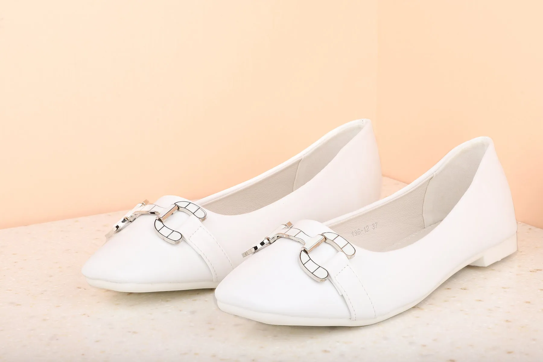 Women White Solid Ballerinas with Buckle Detail